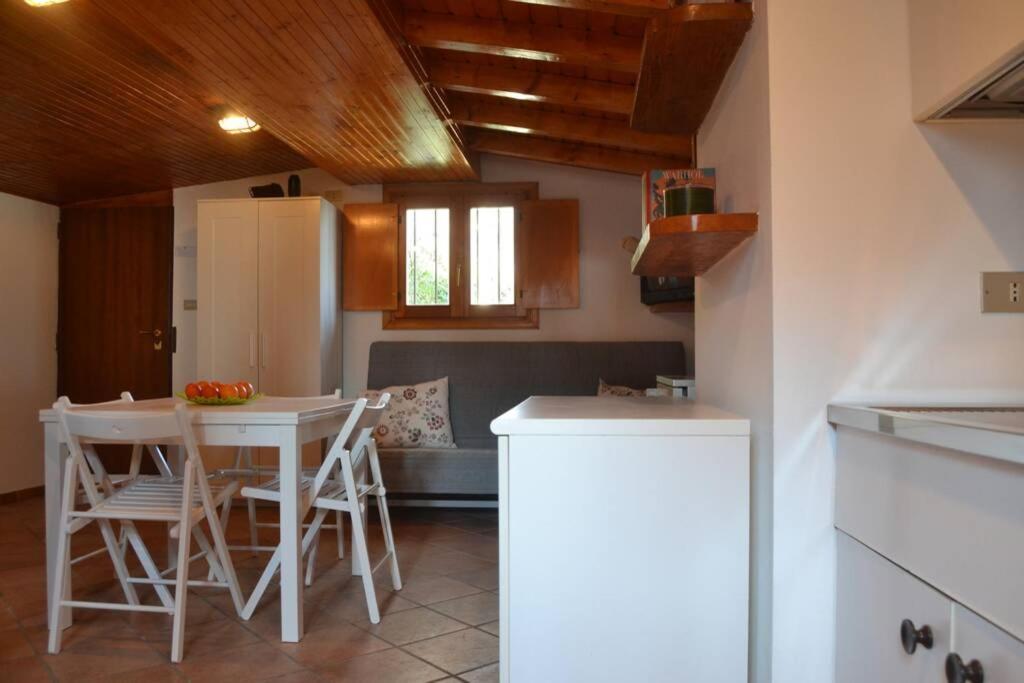 Como Lakeside Cottage - Lakefront Private Garden With Private Access To The Lake Onno Extérieur photo