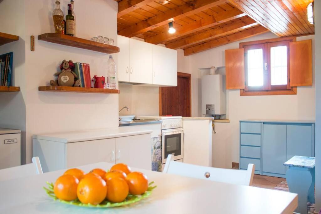 Como Lakeside Cottage - Lakefront Private Garden With Private Access To The Lake Onno Extérieur photo